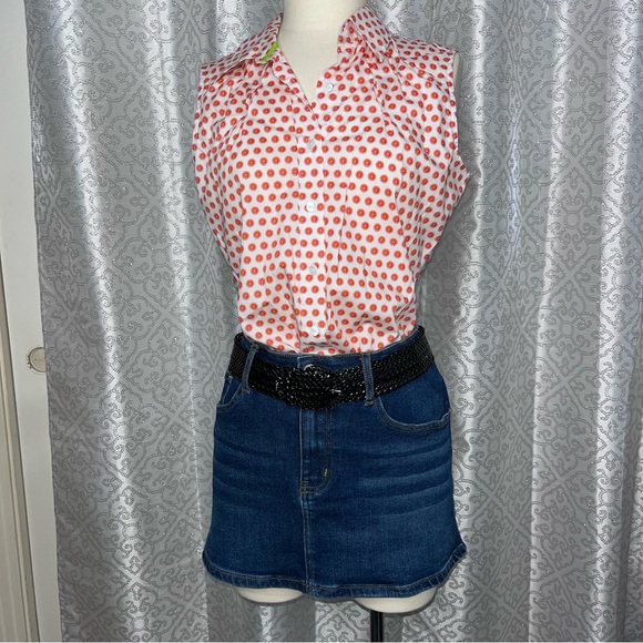 Foxcroft shaped fit sleeveless top - Picture 4 of 4